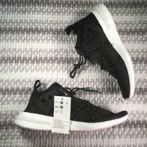 Adidas Originals Arkyn Boost Sneaker Black NWOB